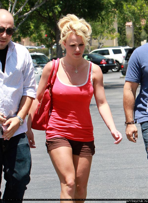 Бритни покидает кафе Marmalade53.jpg(Бритни Спирс, Britney Spears)
