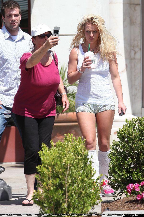 Бритни посещает Starbucks046.jpg(Бритни Спирс, Britney Spears)