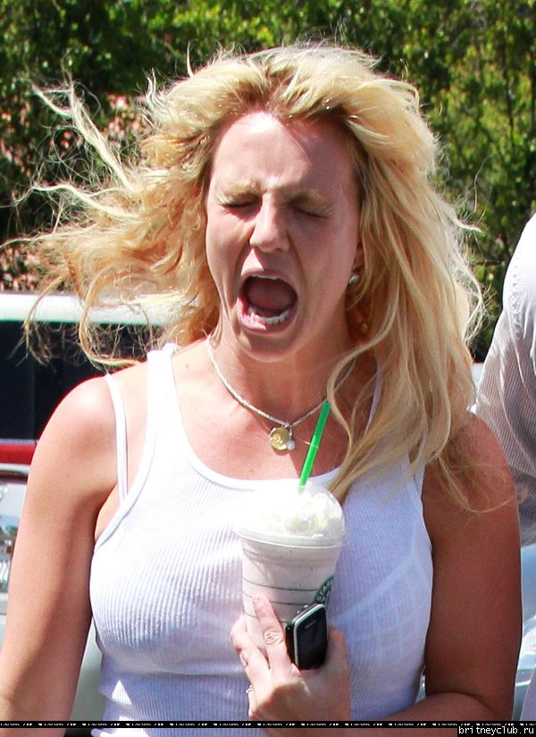 Бритни посещает Starbucks054.jpg(Бритни Спирс, Britney Spears)