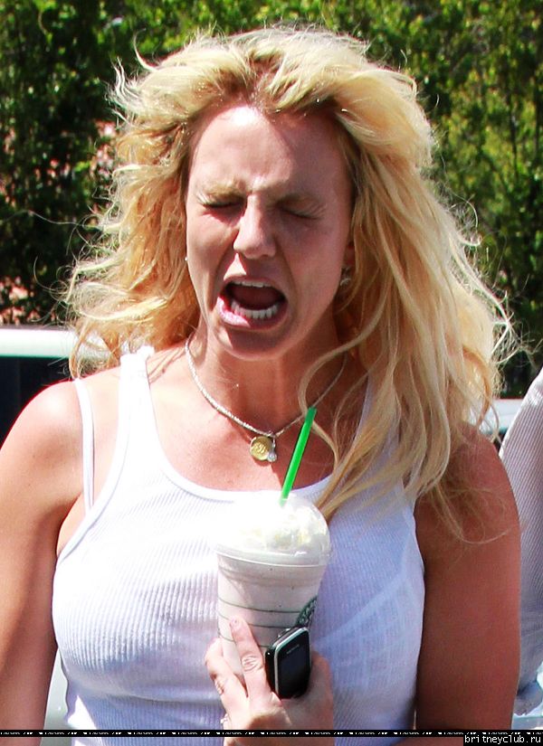 Бритни посещает Starbucks056.jpg(Бритни Спирс, Britney Spears)