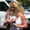 Бритни посещает Starbucks