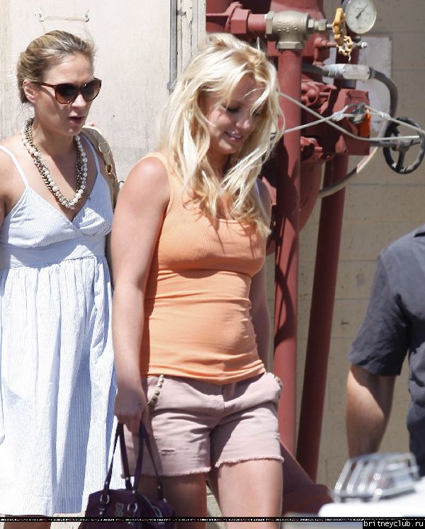 Бритни в Sherman Oaks05.jpg(Бритни Спирс, Britney Spears)