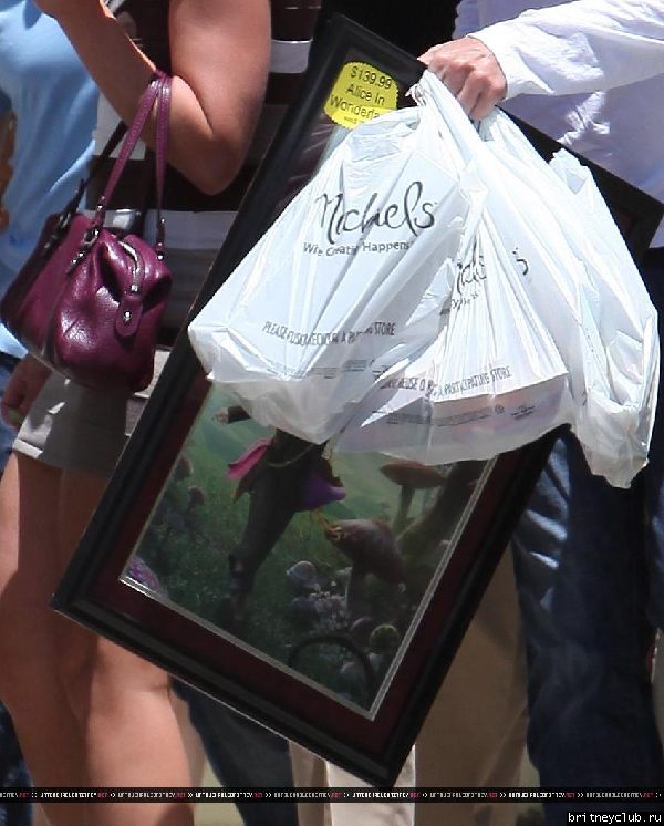 Бритни делает покупки в Санта Барбаре29.jpg(Бритни Спирс, Britney Spears)