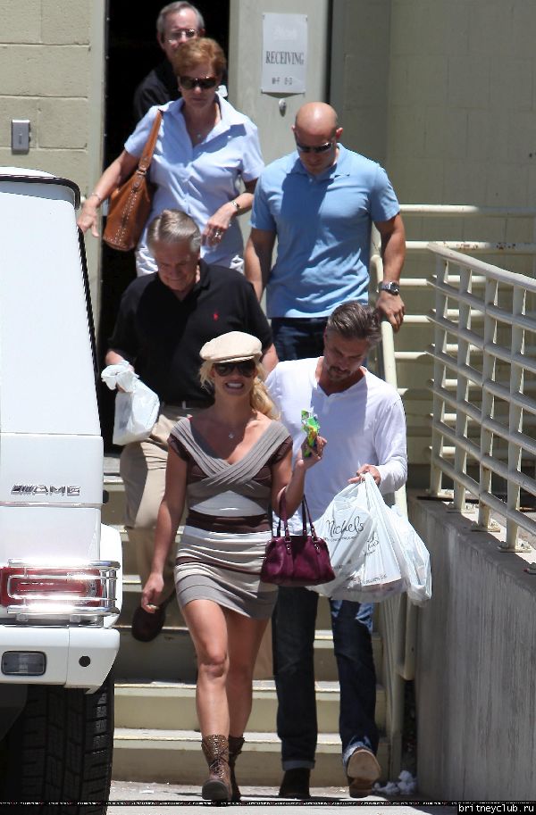 Бритни делает покупки в Санта Барбаре45.jpg(Бритни Спирс, Britney Spears)