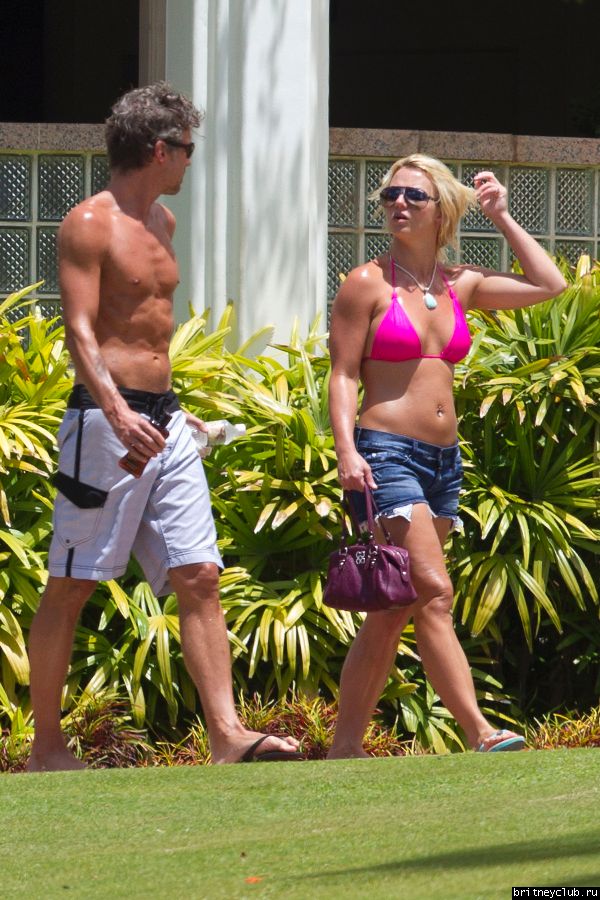 Бритни и Джейсон на Гавайях06.jpg(Бритни Спирс, Britney Spears)