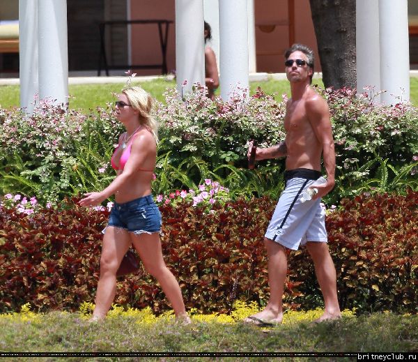 Бритни и Джейсон на Гавайях30.jpg(Бритни Спирс, Britney Spears)