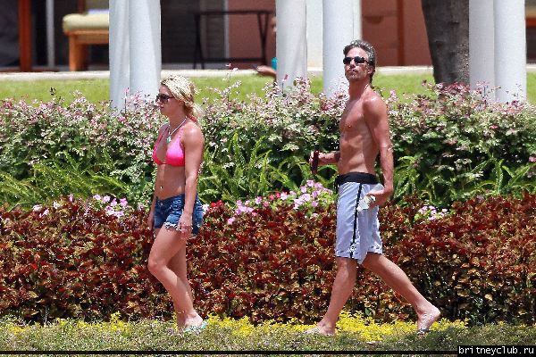Бритни и Джейсон на Гавайях39.jpg(Бритни Спирс, Britney Spears)