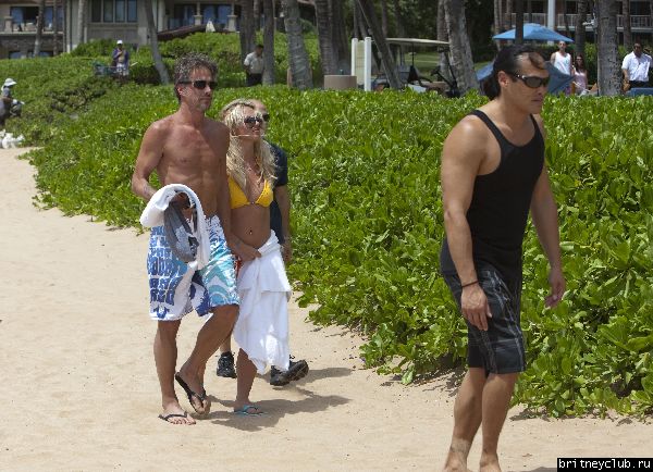 Бритни и Джейсон на пляже на курорте Мауи20.jpg(Бритни Спирс, Britney Spears)