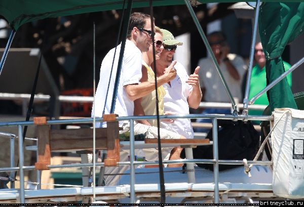 Бритни и Джейсон отдыхают на яхте 02.jpg(Бритни Спирс, Britney Spears)