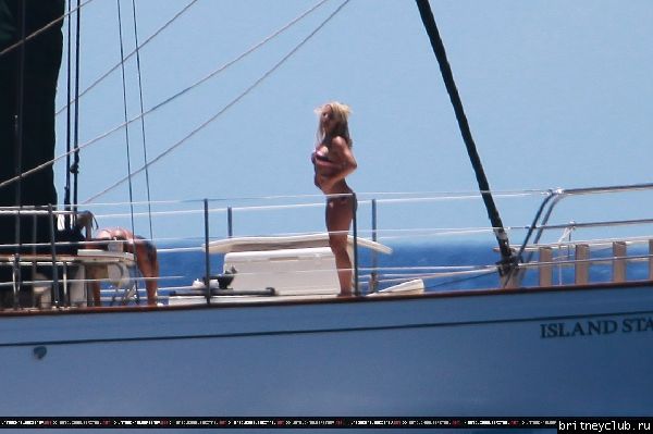 Бритни и Джейсон отдыхают на яхте 26.jpg(Бритни Спирс, Britney Spears)