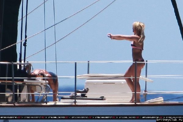 Бритни и Джейсон отдыхают на яхте 29.jpg(Бритни Спирс, Britney Spears)