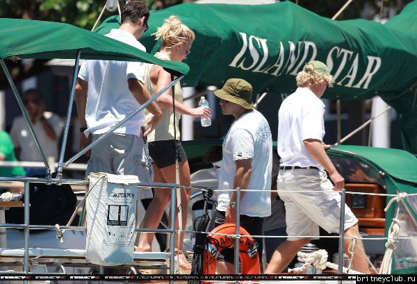 Бритни и Джейсон отдыхают на яхте 30.jpg(Бритни Спирс, Britney Spears)
