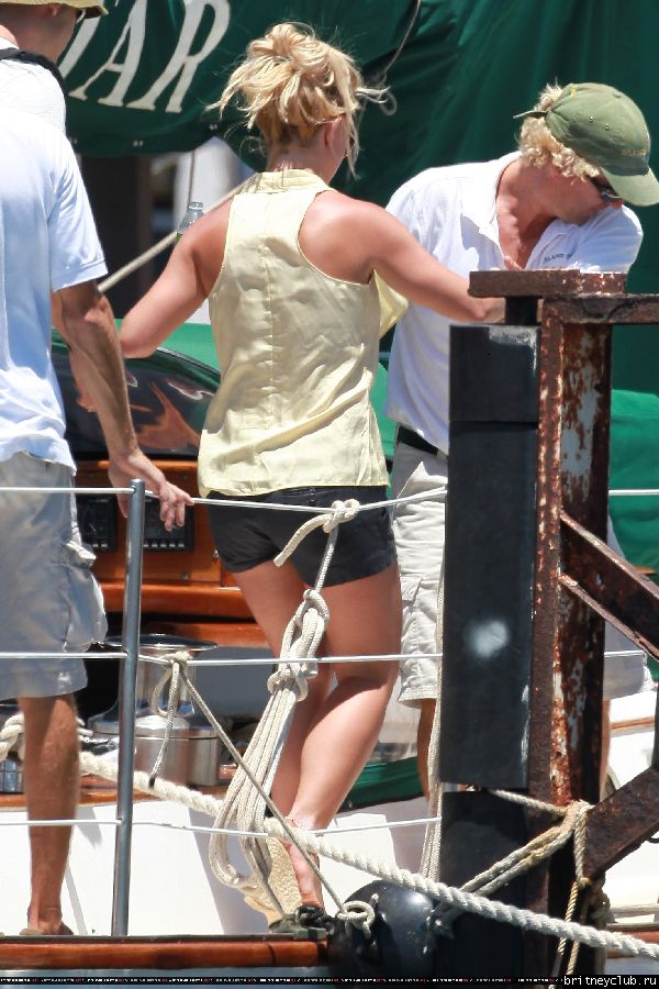 Бритни и Джейсон отдыхают на яхте 32.jpg(Бритни Спирс, Britney Spears)