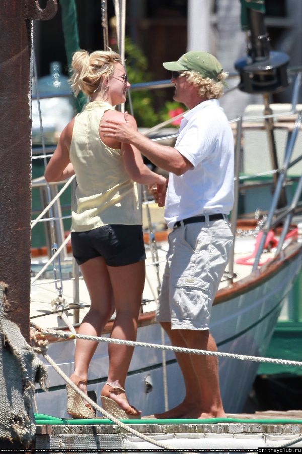 Бритни и Джейсон отдыхают на яхте 34.jpg(Бритни Спирс, Britney Spears)