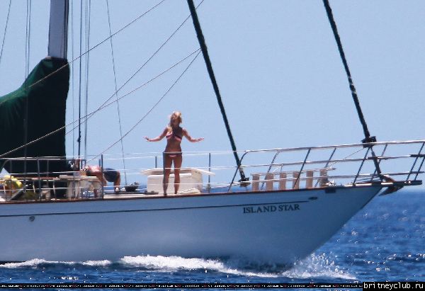 Бритни и Джейсон отдыхают на яхте 36.jpg(Бритни Спирс, Britney Spears)