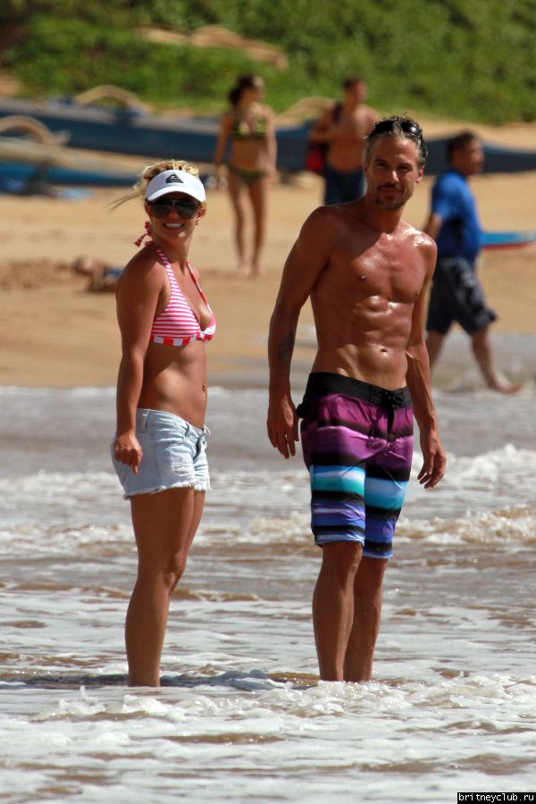 Бритни и Джейсон на курорте Мауи, Гавайи09.jpg(Бритни Спирс, Britney Spears)