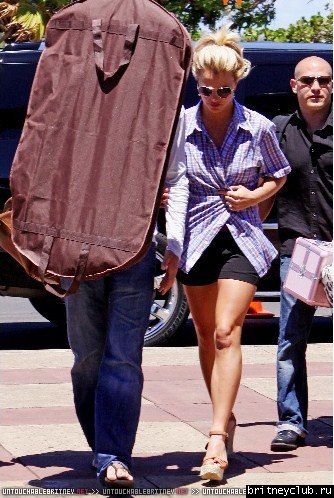 Бритни и Джейсон в гавайском аэропорту02.jpg(Бритни Спирс, Britney Spears)
