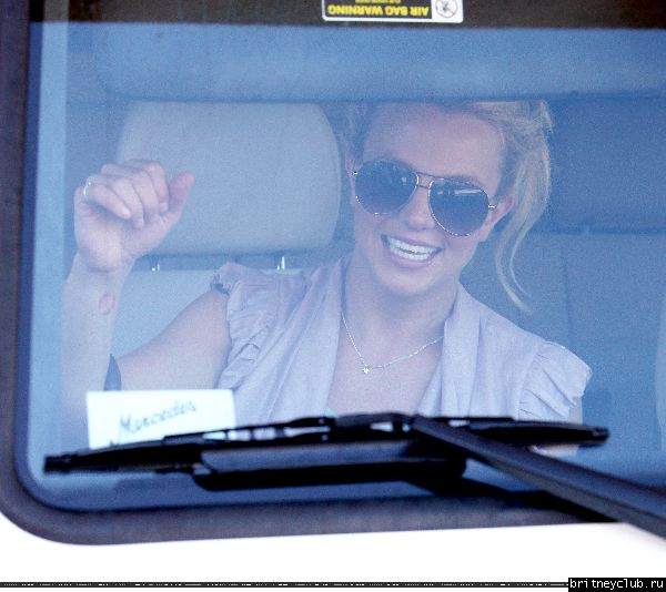 Бритни и Джейсон делают покупки в Санта-Монике02.jpg(Бритни Спирс, Britney Spears)