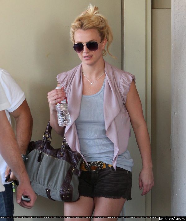 Бритни и Джейсон делают покупки в Санта-Монике20.jpg(Бритни Спирс, Britney Spears)