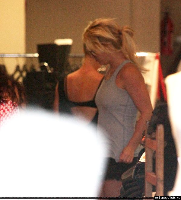 Бритни и Джейсон делают покупки в Санта-Монике24.jpg(Бритни Спирс, Britney Spears)