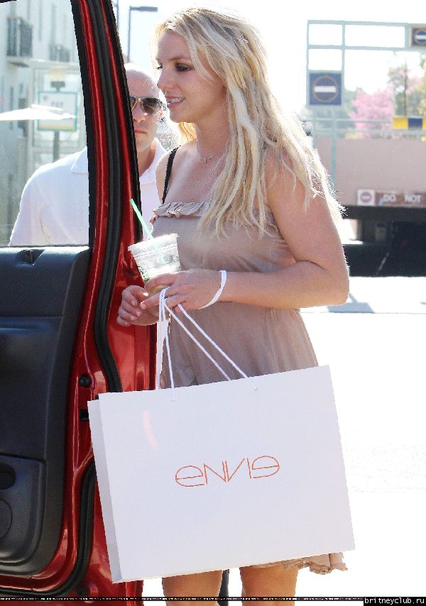 Бритни делает покупки в Беверли Хиллз04.jpg(Бритни Спирс, Britney Spears)