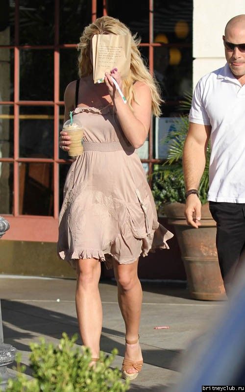 Бритни делает покупки в Беверли Хиллз07.jpg(Бритни Спирс, Britney Spears)