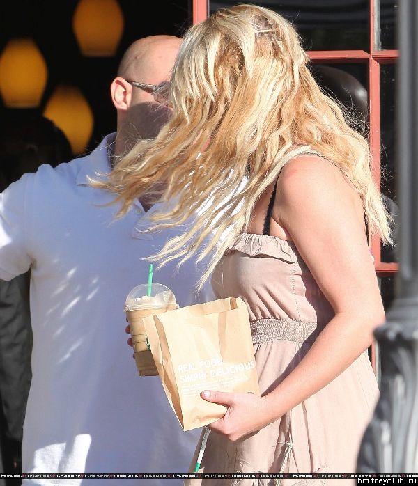 Бритни делает покупки в Беверли Хиллз39.jpg(Бритни Спирс, Britney Spears)