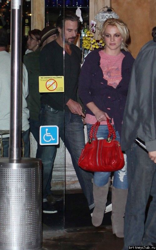 Бритни и Джейсон покидают ресторан Marmalade18.jpg(Бритни Спирс, Britney Spears)