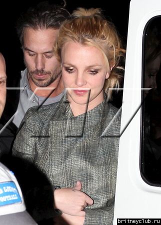 Бритни покидает клуб Troubador01.jpg(Бритни Спирс, Britney Spears)