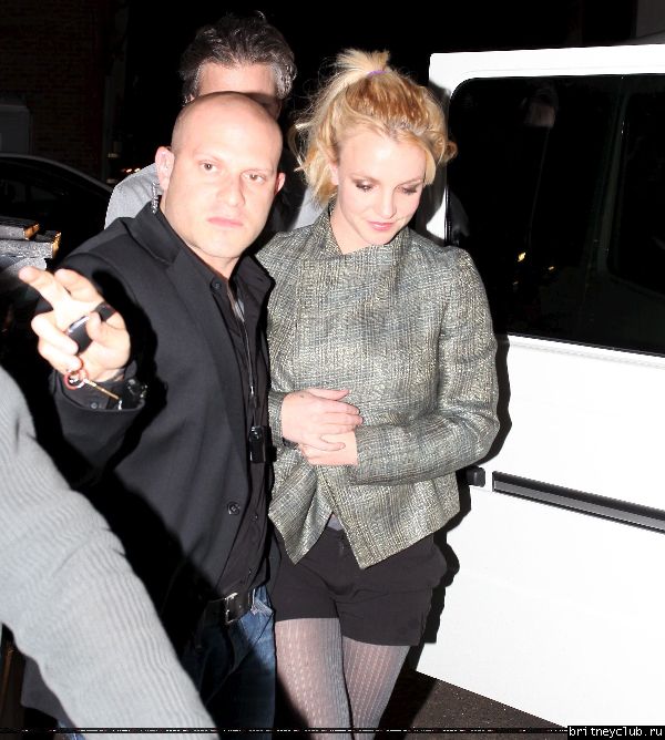 Бритни покидает клуб Troubador06.jpg(Бритни Спирс, Britney Spears)