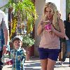 Бритни с сыном гуляет в Голливуде