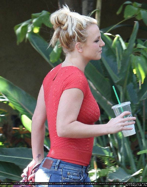 Бритни посещает студию в Голливуде04.jpg(Бритни Спирс, Britney Spears)