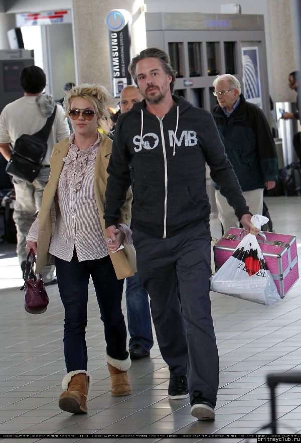 Бритни и Джейсон в аэропорту LAX4.jpg(Бритни Спирс, Britney Spears)