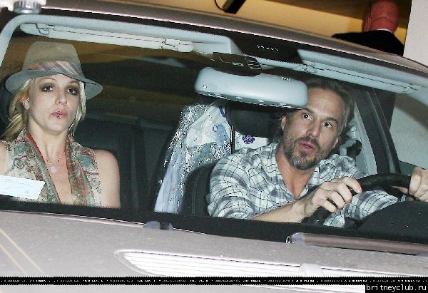 Бритни и Джейсон посещают агентство William Morris Endeavor61.jpg(Бритни Спирс, Britney Spears)
