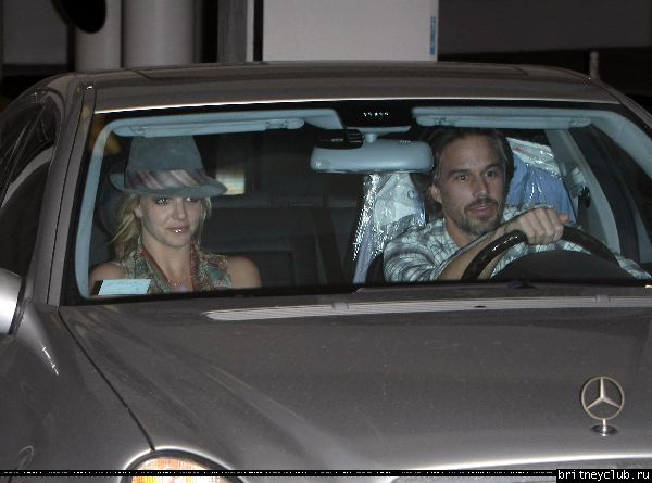 Бритни и Джейсон посещают агентство William Morris Endeavor65.jpg(Бритни Спирс, Britney Spears)