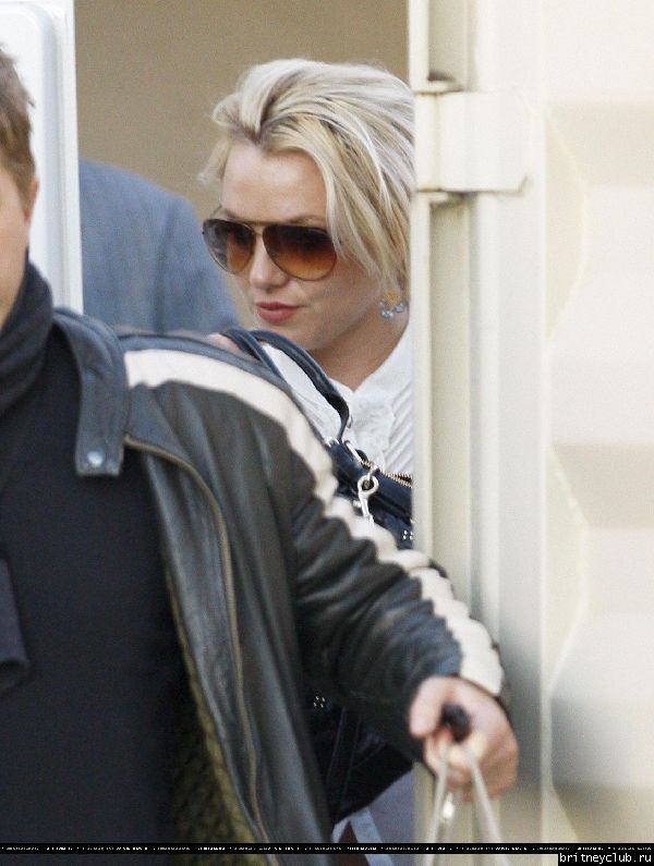 Бритни покидает торговый центр Westfield Mall51.jpg(Бритни Спирс, Britney Spears)