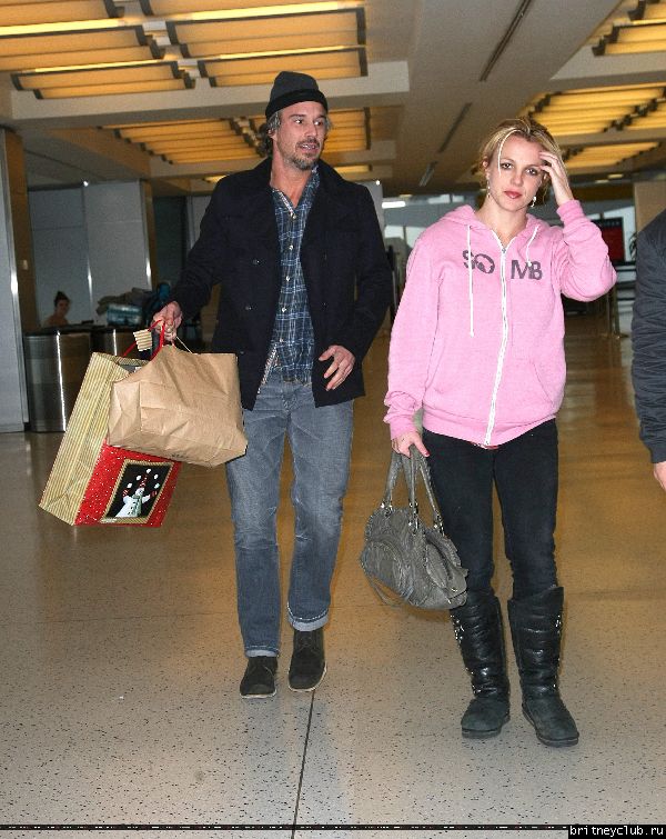Бритни в аэропорту JFK в Нью-Йорке02.jpg(Бритни Спирс, Britney Spears)