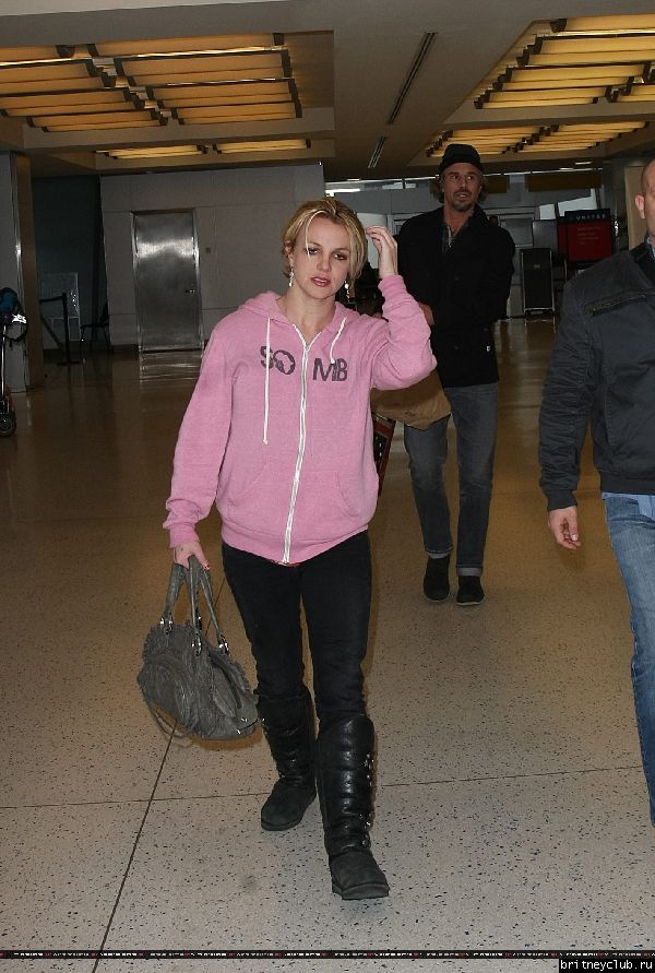 Бритни в аэропорту JFK в Нью-Йорке08.jpg(Бритни Спирс, Britney Spears)