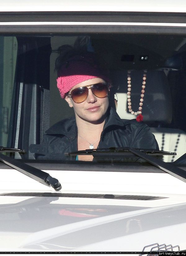 Бритни посещает кинотеатр в Калабасасе03.jpg(Бритни Спирс, Britney Spears)