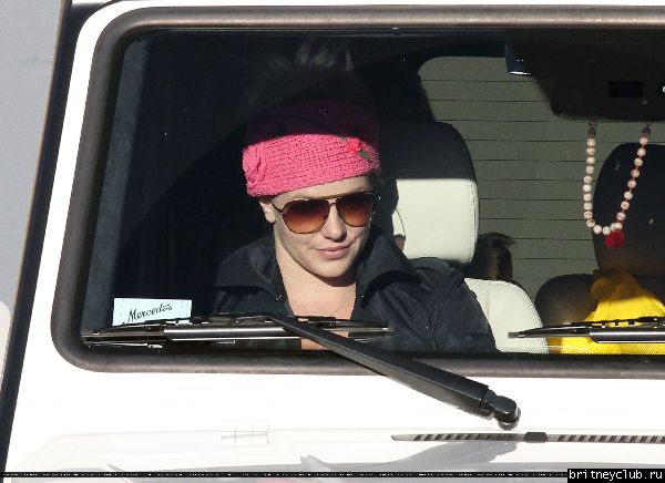 Бритни посещает кинотеатр в Калабасасе04.jpg(Бритни Спирс, Britney Spears)