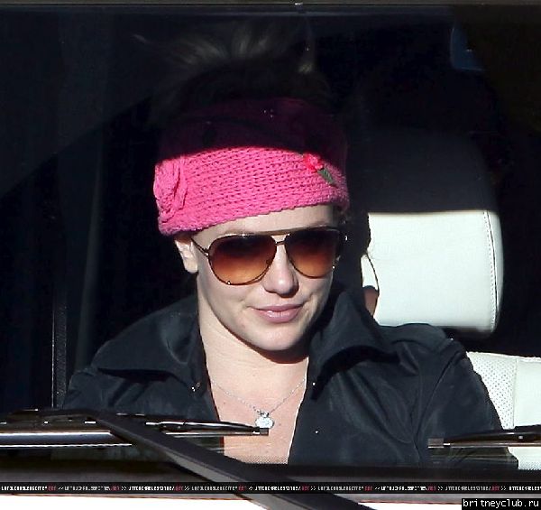 Бритни посещает кинотеатр в Калабасасе45.jpg(Бритни Спирс, Britney Spears)