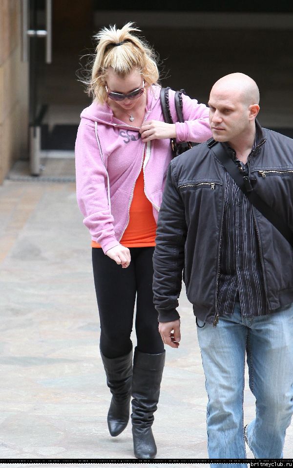 Бритни посещает студию танца в Голливуде30.jpg(Бритни Спирс, Britney Spears)