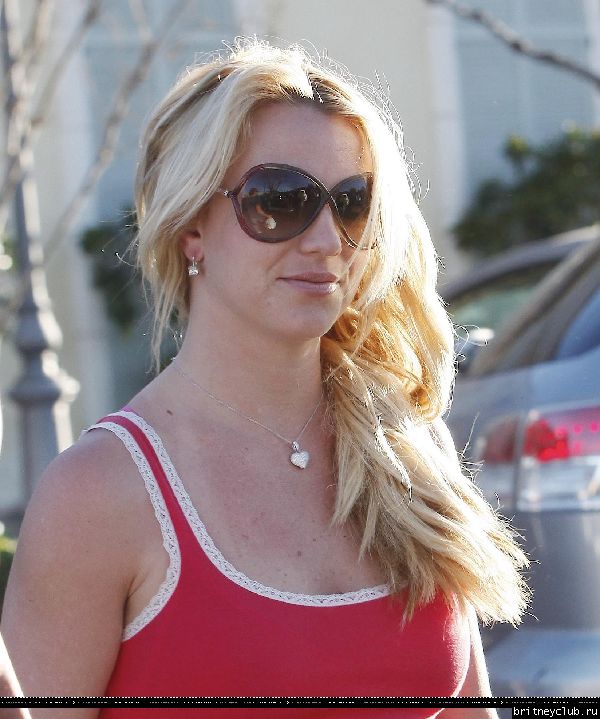 Бритни делает покупки в Калабасасе13.jpg(Бритни Спирс, Britney Spears)
