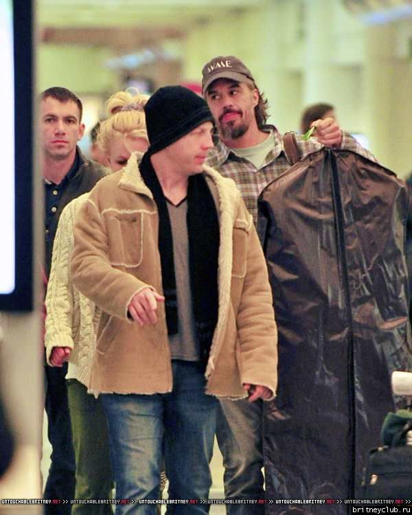 Бритни и Джейсон в аэропорту LAX05.jpg(Бритни Спирс, Britney Spears)