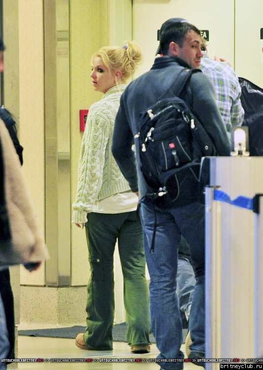 Бритни и Джейсон в аэропорту LAX08.jpg(Бритни Спирс, Britney Spears)