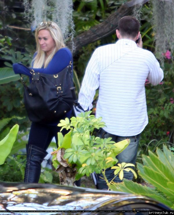Бритни покидает студию Conway в Голливуде19.jpg(Бритни Спирс, Britney Spears)