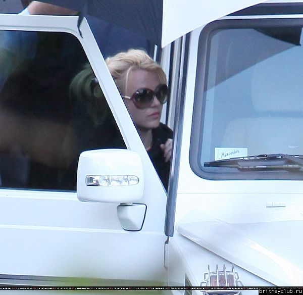 Бритни покидает студию Conway в Голливуде28.jpg(Бритни Спирс, Britney Spears)