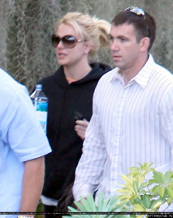 Бритни покидает студию Conway в Голливуде41.jpg(Бритни Спирс, Britney Spears)