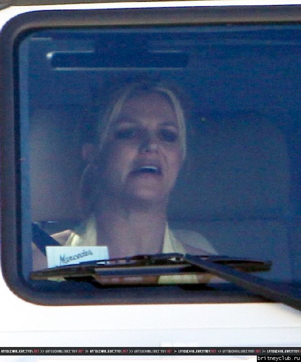Бритни покидает студию звукозаписи в Голливуде01.jpg(Бритни Спирс, Britney Spears)