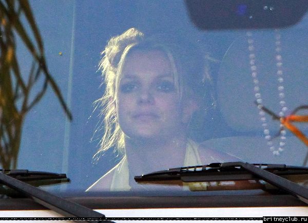 Бритни покидает студию звукозаписи в Голливуде06.jpg(Бритни Спирс, Britney Spears)